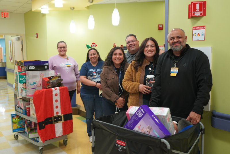 Walmart Supercenter Market 505 Donates $2,000 in Toys to El Paso Children’s Hospital Foundation and Children’s Miracle Network